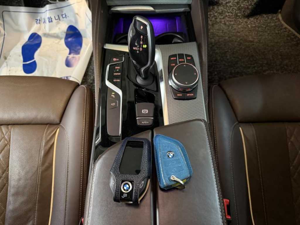 BMW 5-Series — photo 14