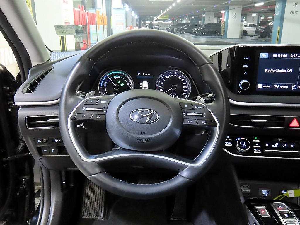 Hyundai Sonata — photo 08