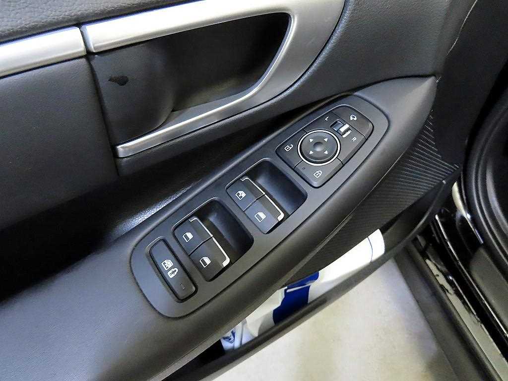 Hyundai Sonata — photo 13