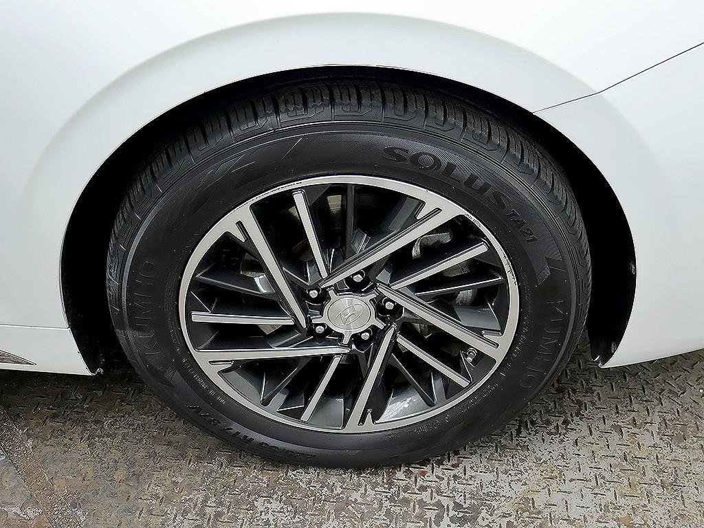 Hyundai Grandeur — photo 08