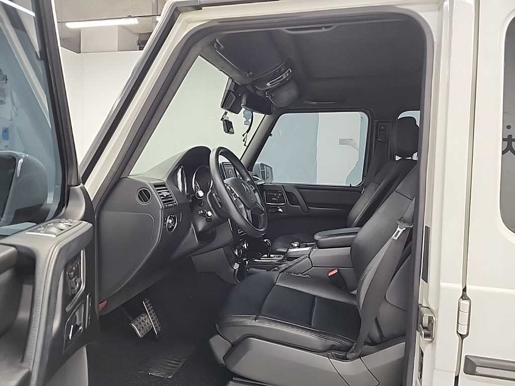 Mercedes-Benz G-Class — photo 11