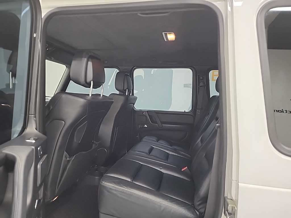 Mercedes-Benz G-Class — photo 12