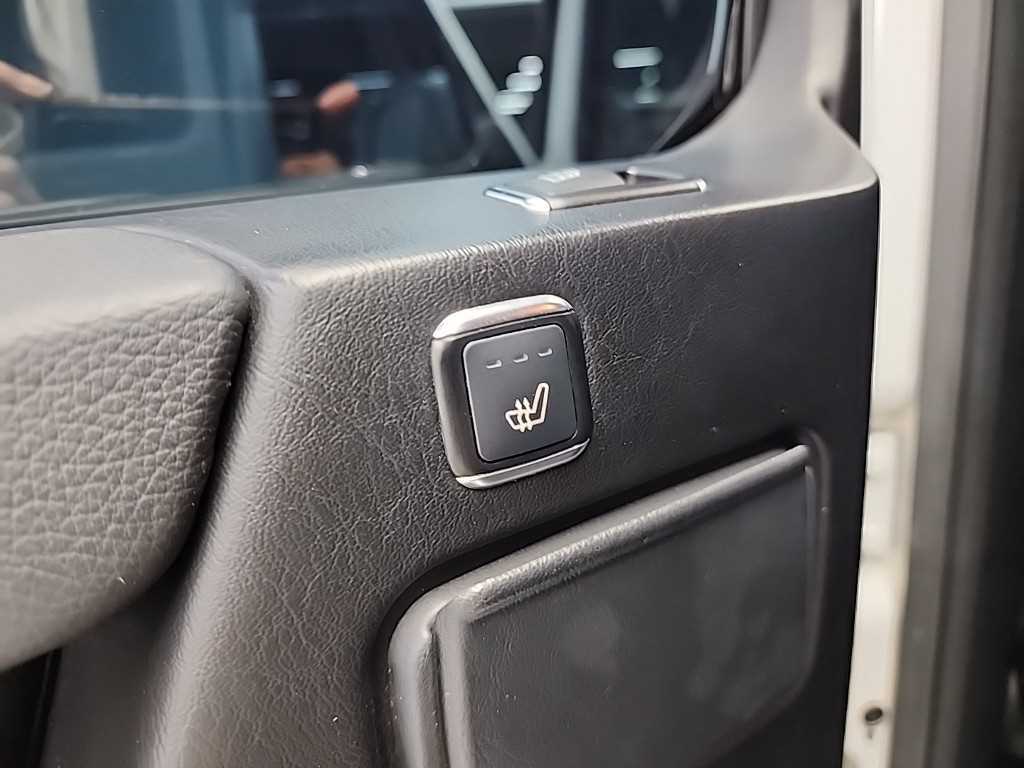 Mercedes-Benz G-Class — photo 13