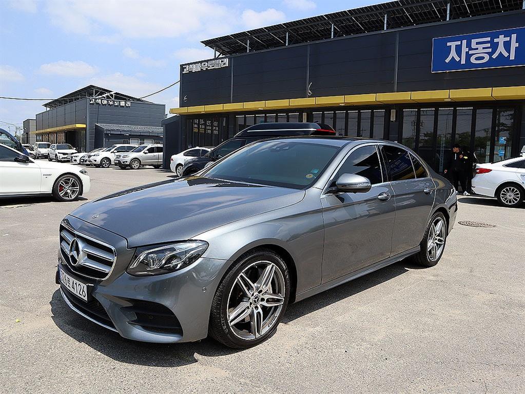 Mercedes-Benz E-Class — photo 02