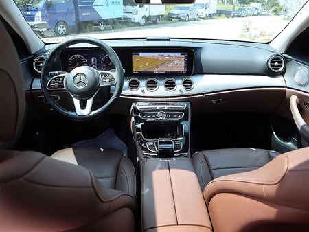 Mercedes-Benz E-Class — photo 05