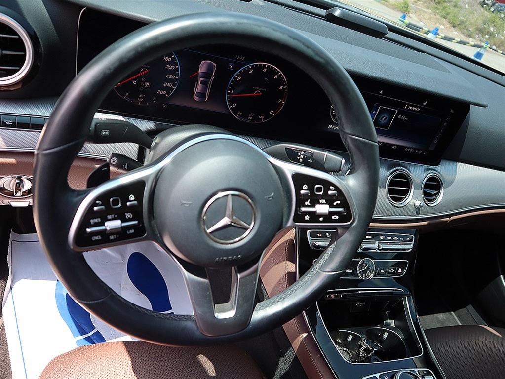 Mercedes-Benz E-Class — photo 08