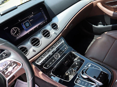 Mercedes-Benz E-Class — photo 10