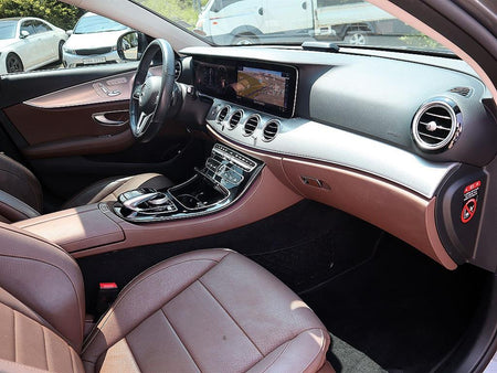Mercedes-Benz E-Class — photo 13