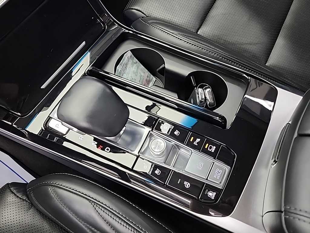 Kia K7 — photo 08