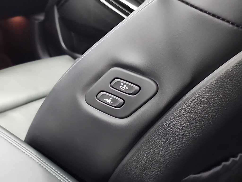 Kia K7 — photo 13