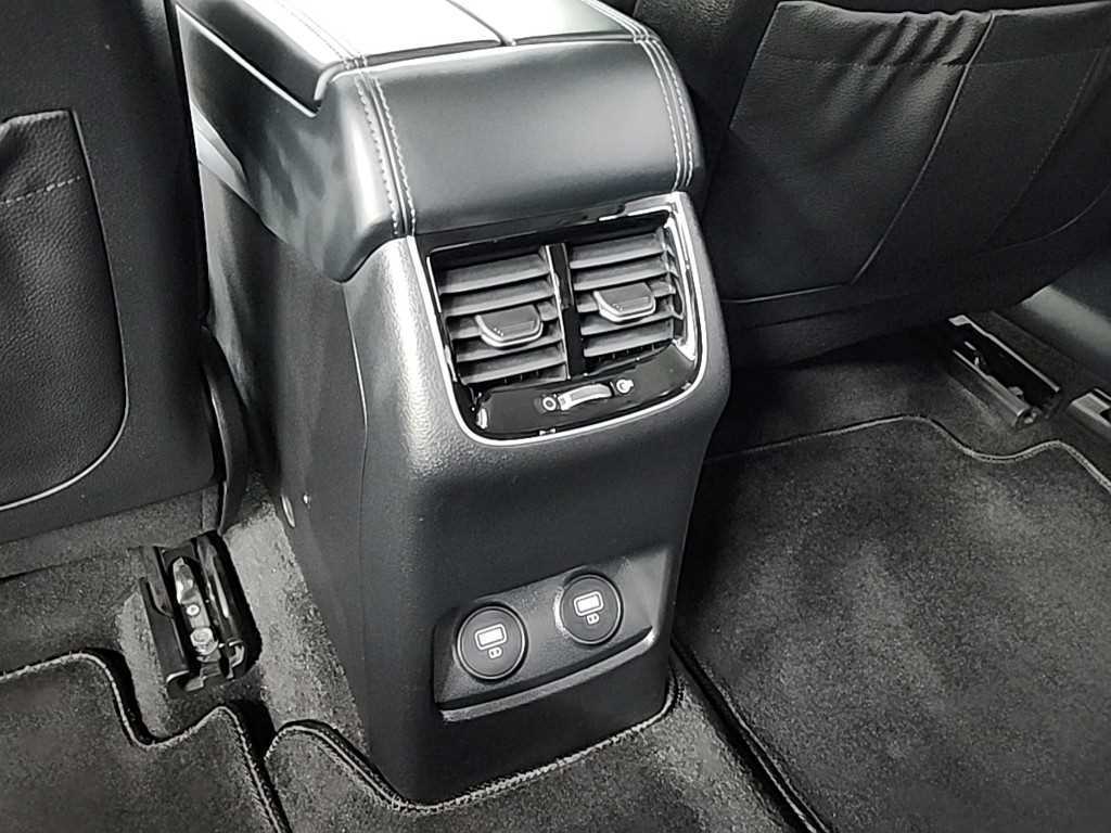Kia K7 — photo 14