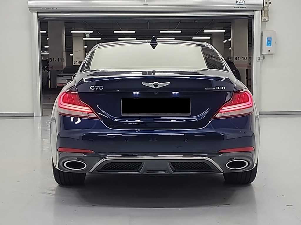 Genesis G70 — photo 05