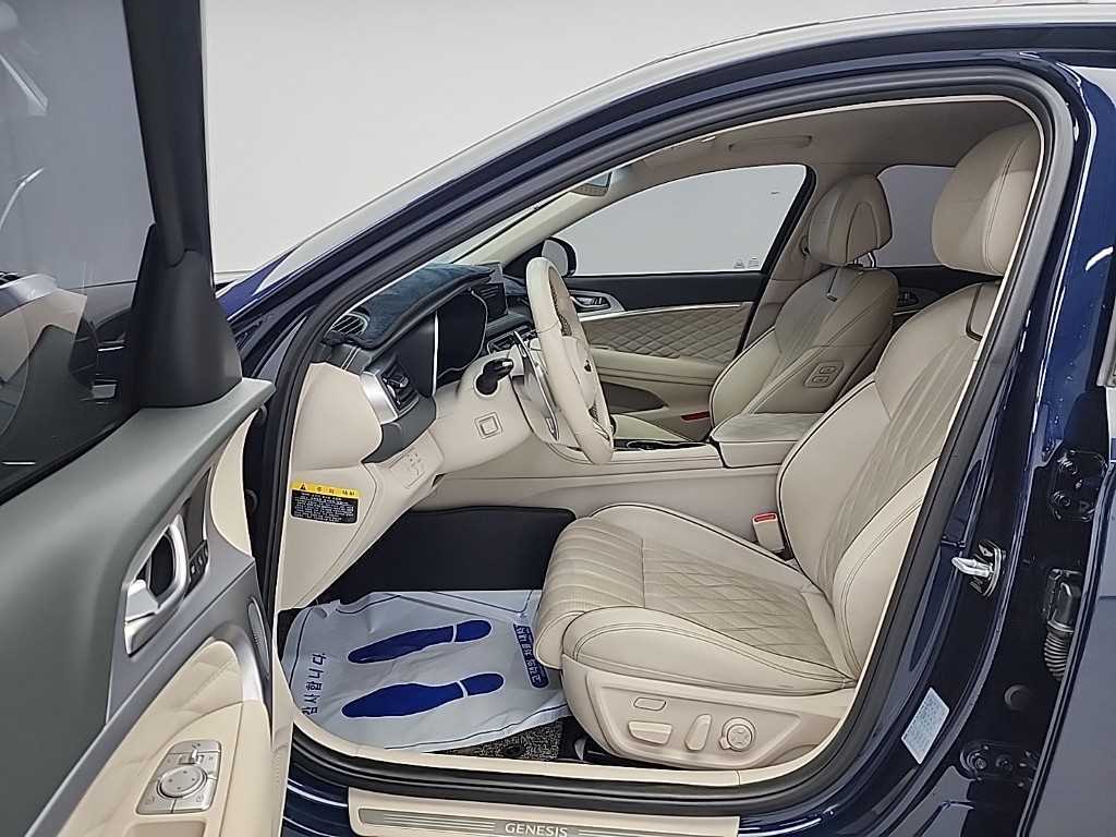 Genesis G70 — photo 11
