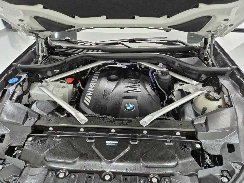 BMW X5 — photo 05