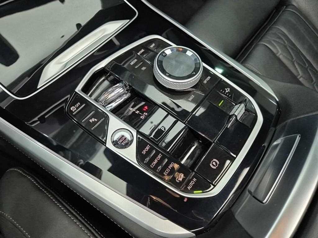 BMW X5 — photo 08