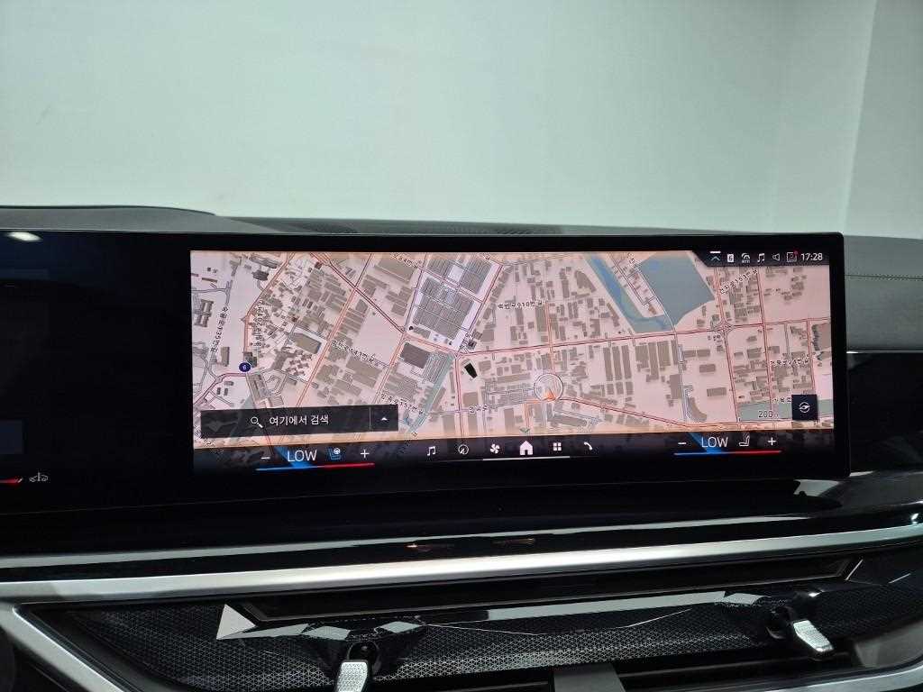 BMW X5 — photo 14