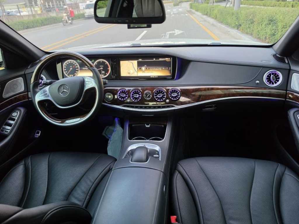 Mercedes-Benz S-Class — photo 11