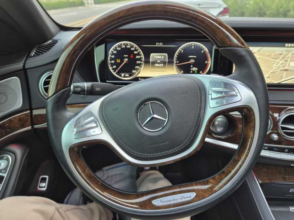 Mercedes-Benz S-Class — photo 16