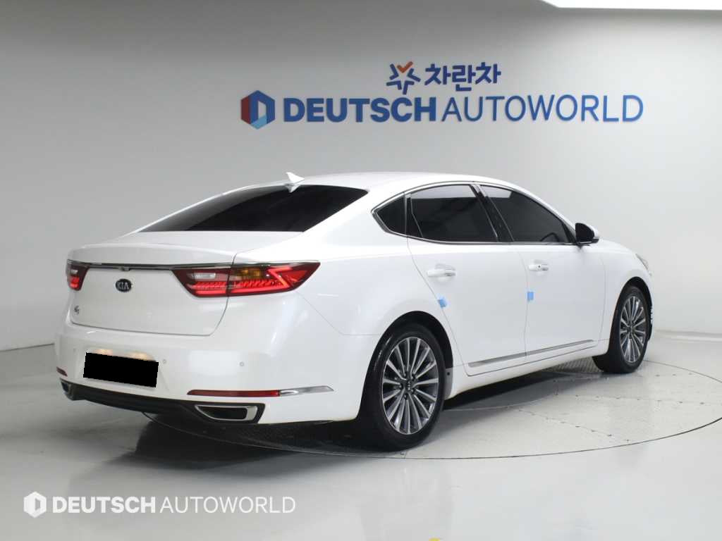 Kia K7 — photo 02