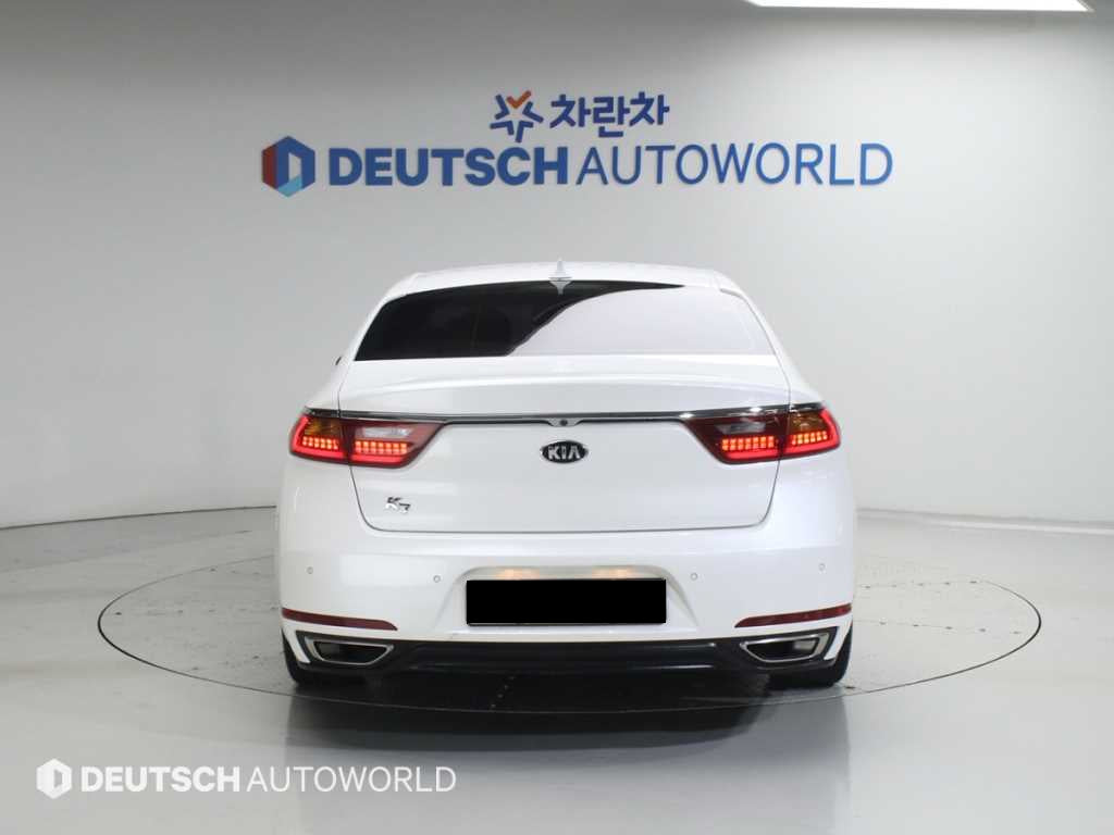 Kia K7 — photo 04