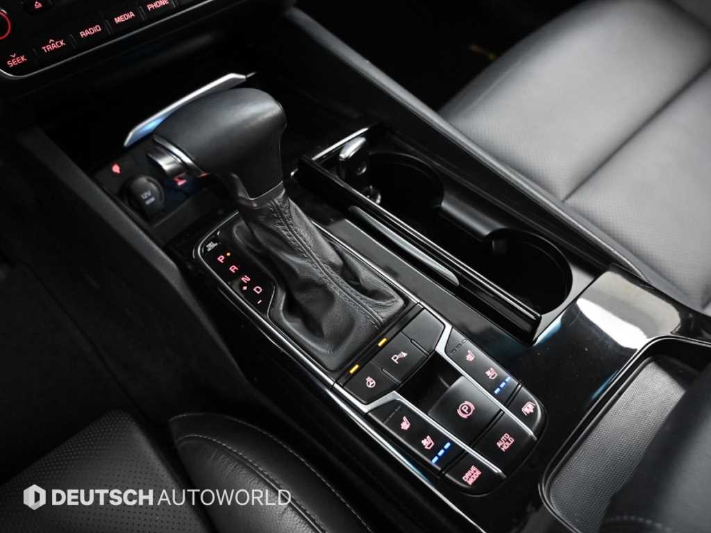 Kia K7 — photo 09