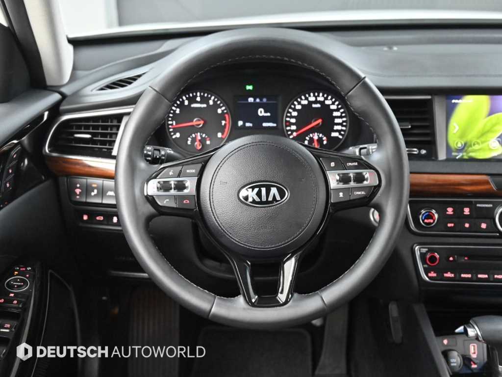 Kia K7 — photo 13