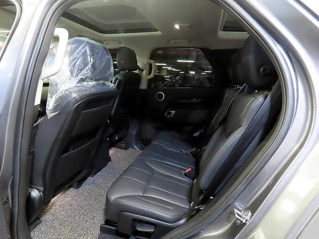 Land Rover Discovery — photo 07