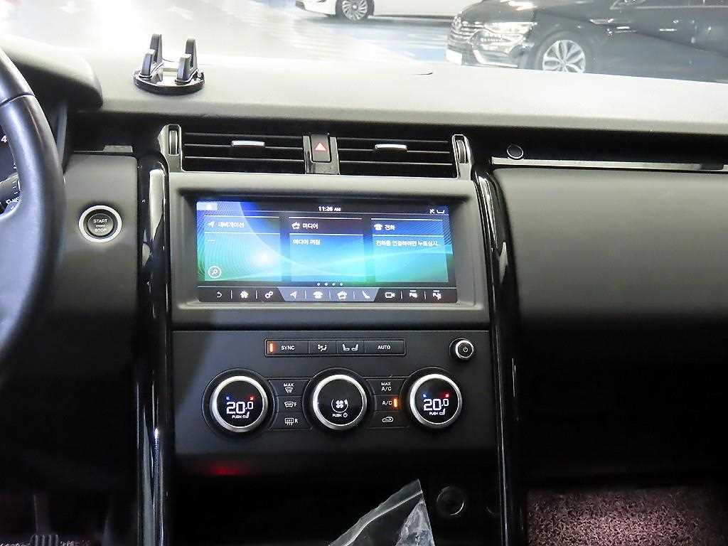 Land Rover Discovery — photo 11