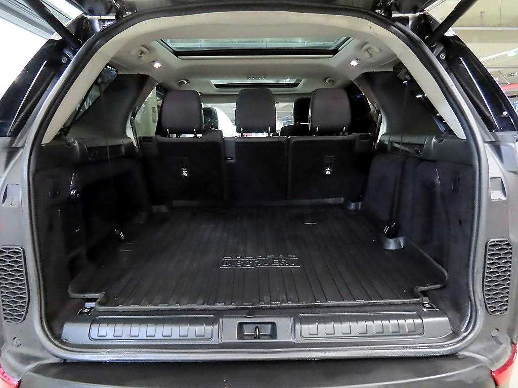 Land Rover Discovery — photo 17
