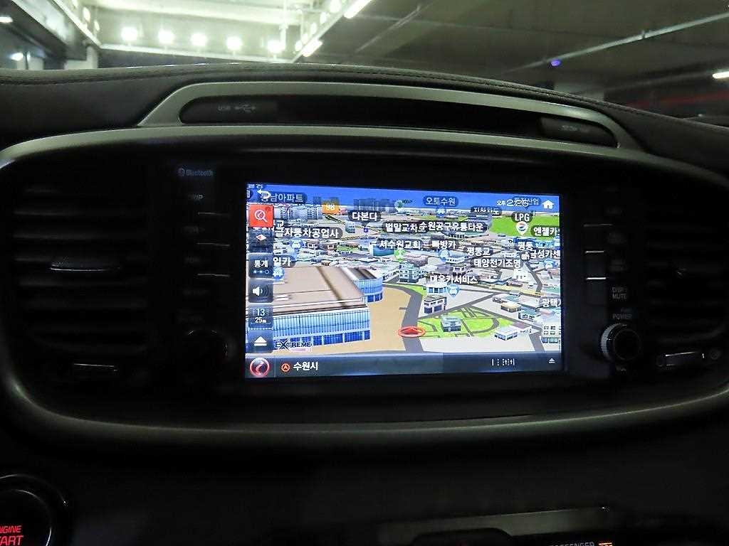 Kia Sorento — photo 13