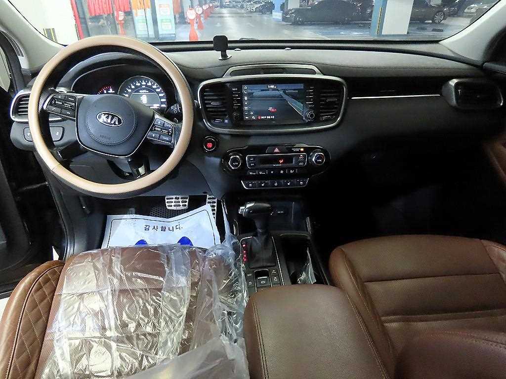 Kia Sorento — photo 10
