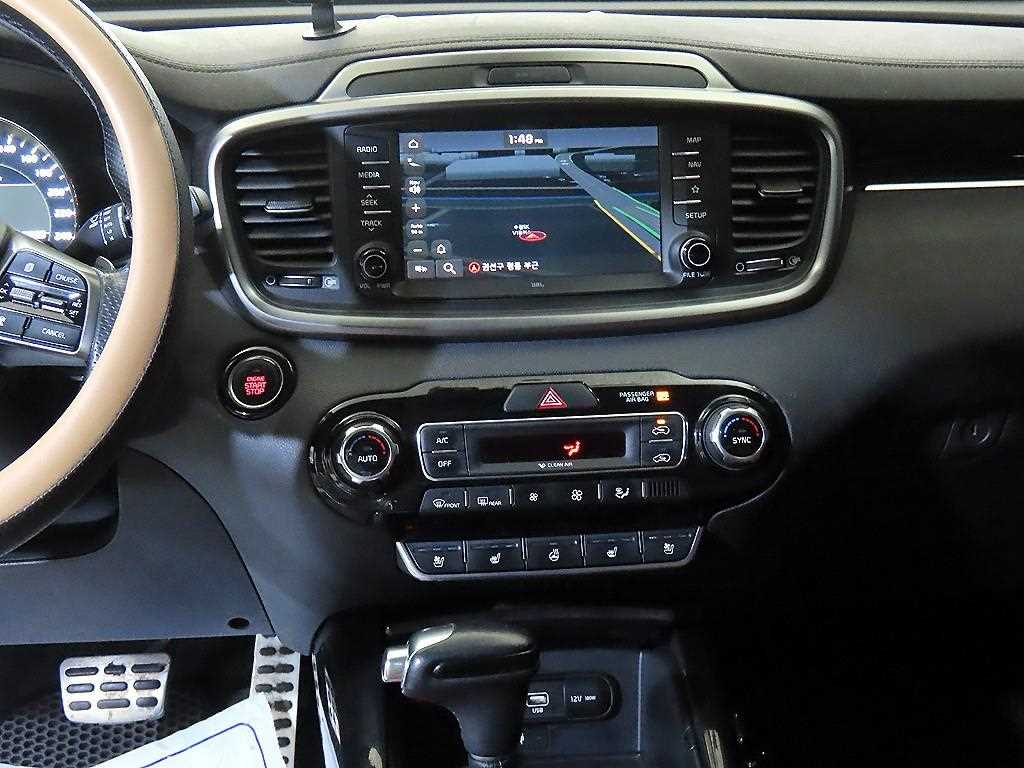 Kia Sorento — photo 11