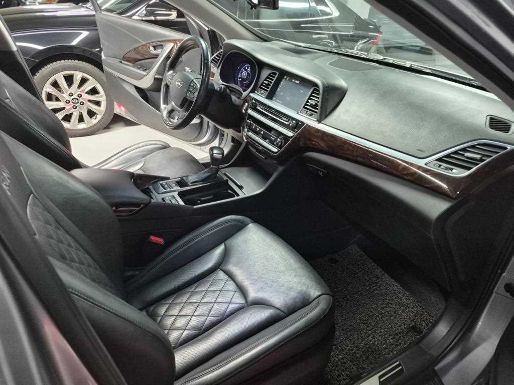 Hyundai Aslan — photo 11