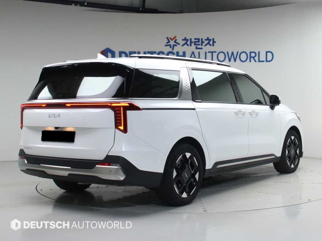 Kia Carnival — photo 03