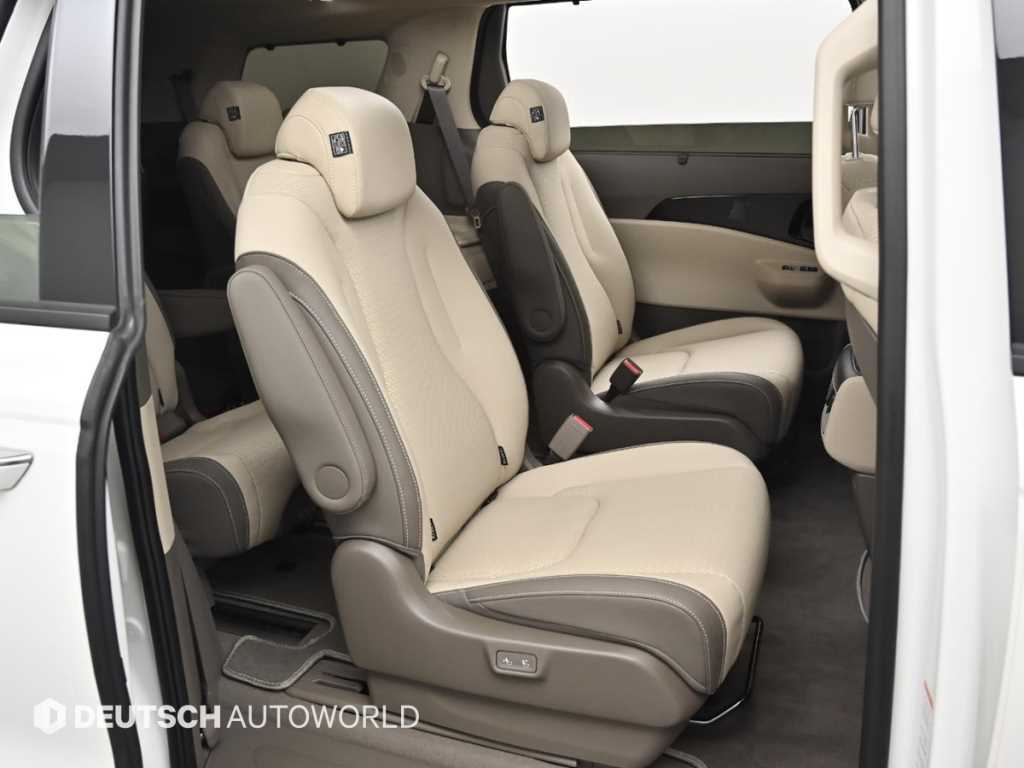Kia Carnival — photo 13