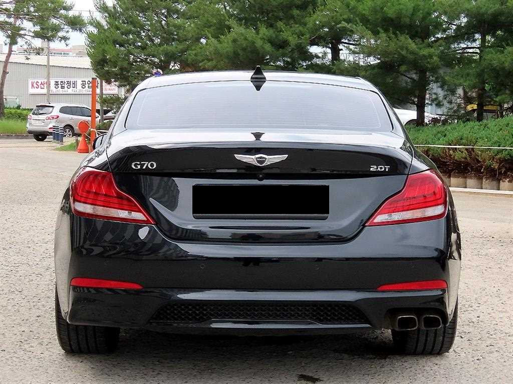 Genesis G70 — photo 04