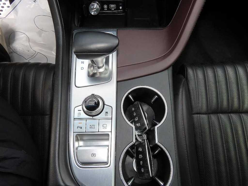 Genesis G70 — photo 10