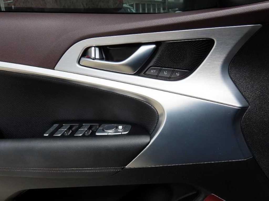 Genesis G70 — photo 11