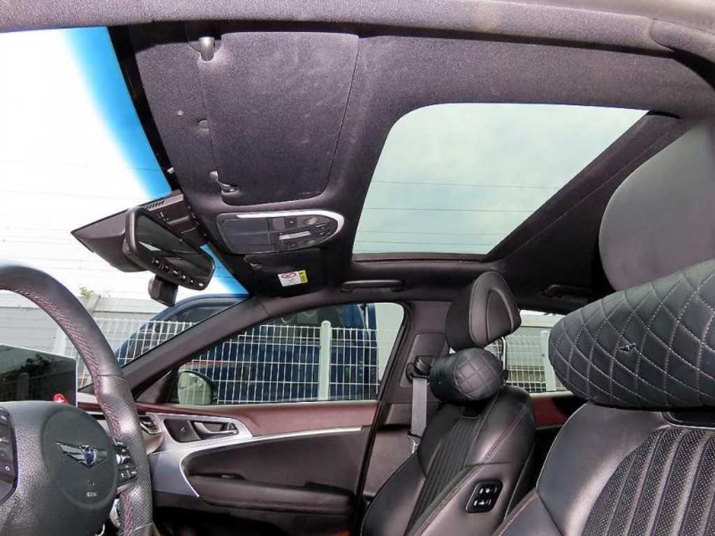 Genesis G70 — photo 17