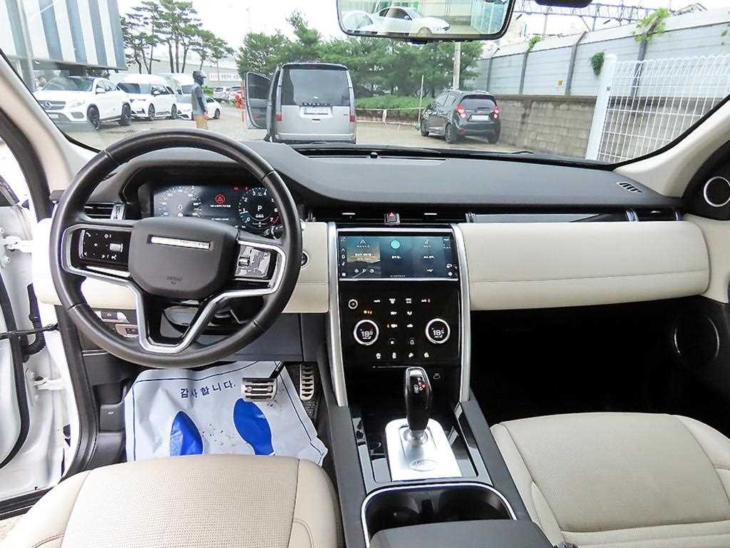 Land Rover Discovery Sport — photo 07