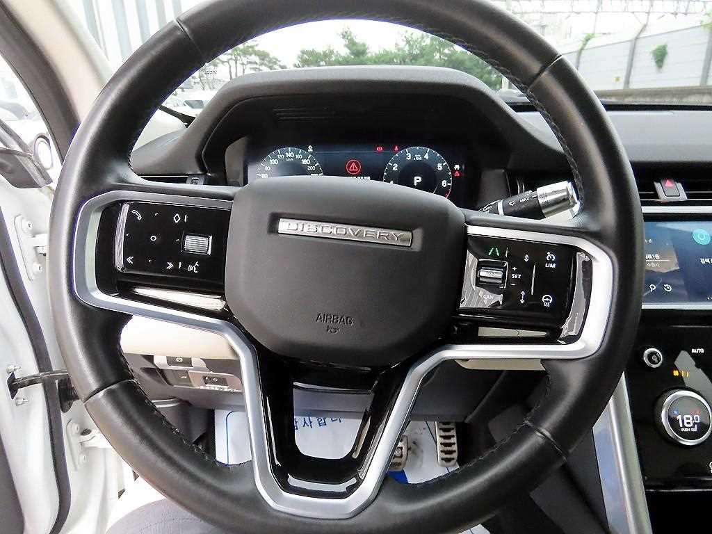Land Rover Discovery Sport — photo 08