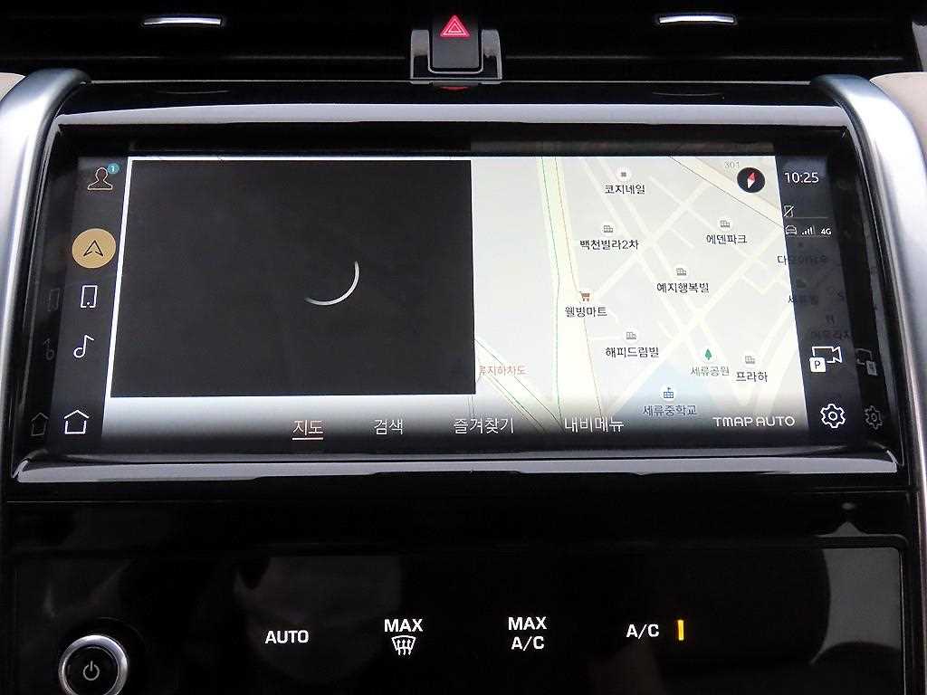 Land Rover Discovery Sport — photo 13