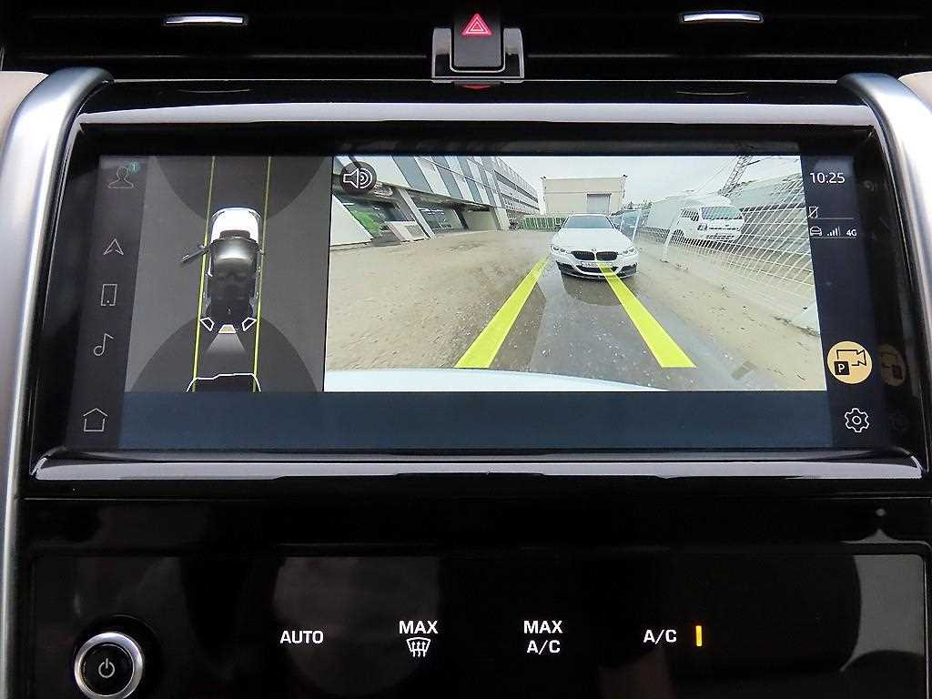 Land Rover Discovery Sport — photo 14