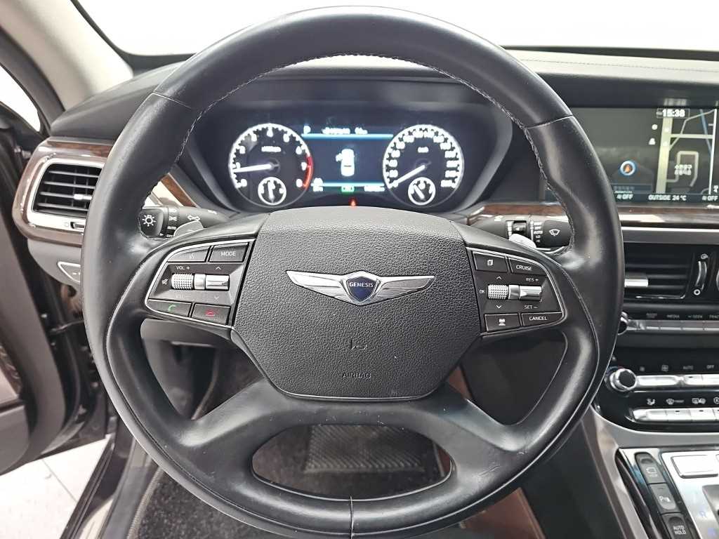 Genesis EQ900 — photo 09