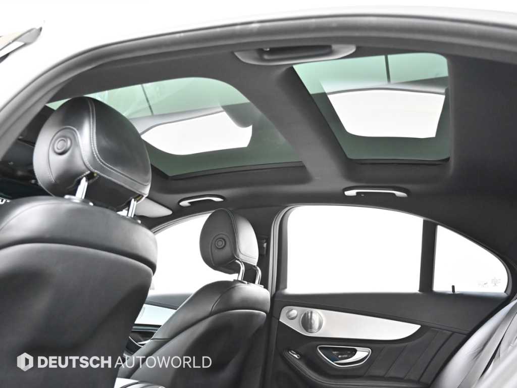 Mercedes-Benz C-Class — photo 18