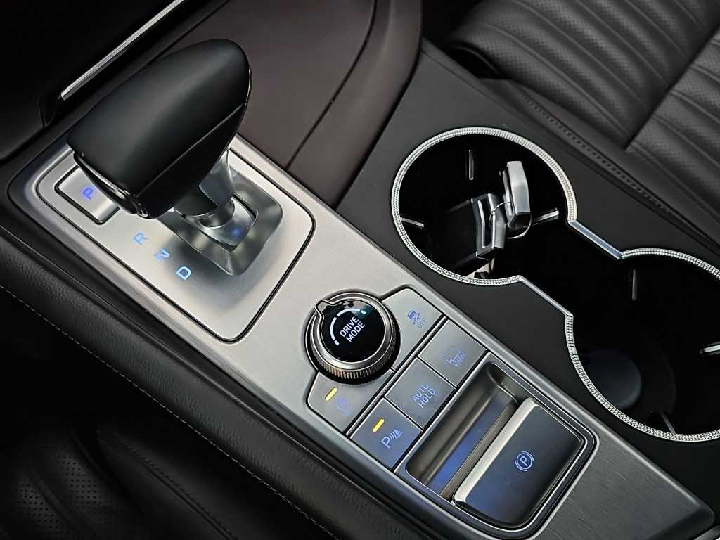 Genesis G70 — photo 08