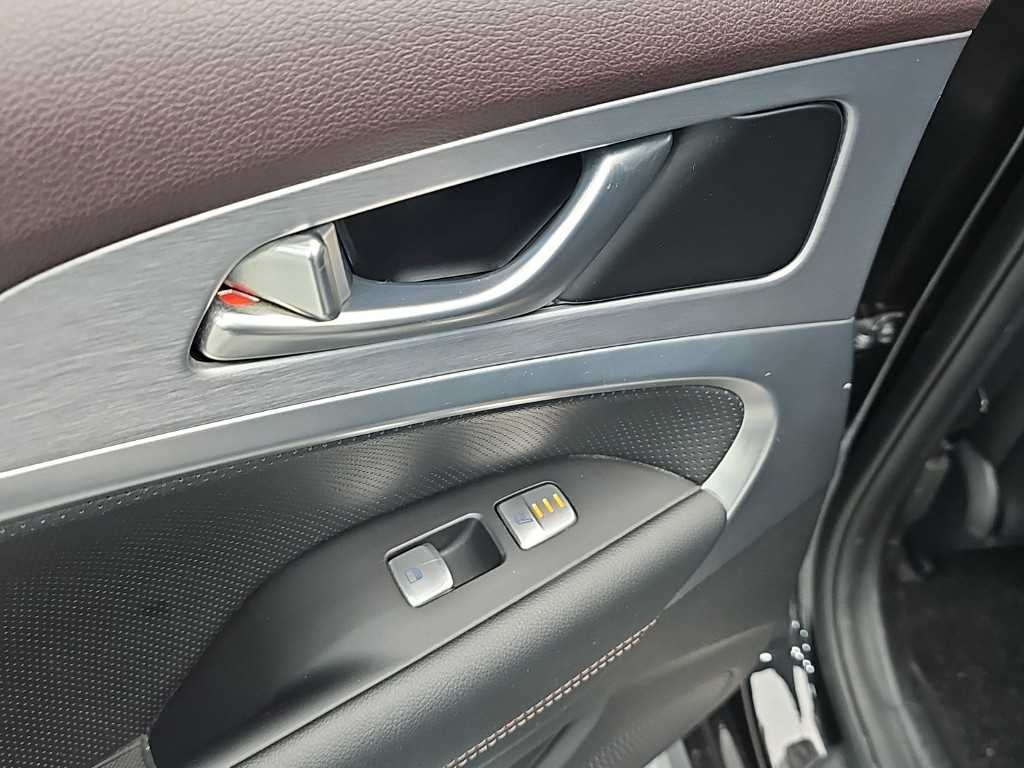 Genesis G70 — photo 13
