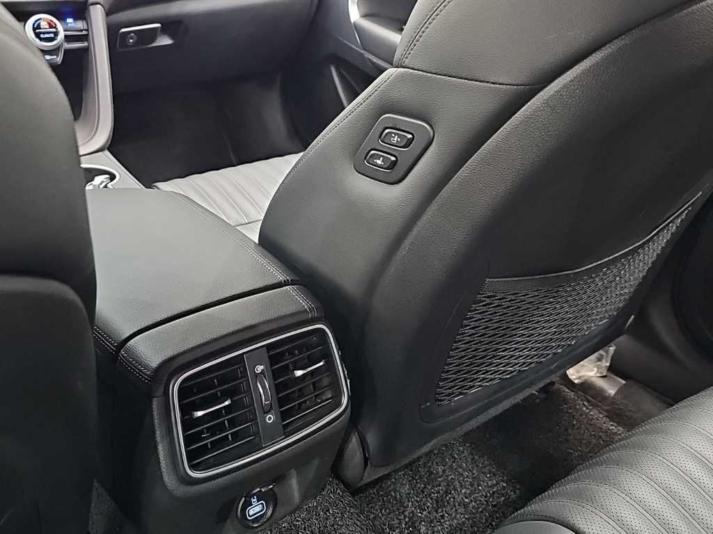 Genesis G70 — photo 14