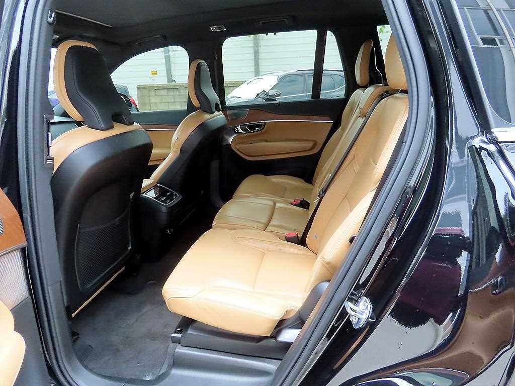 Volvo XC90 — photo 06