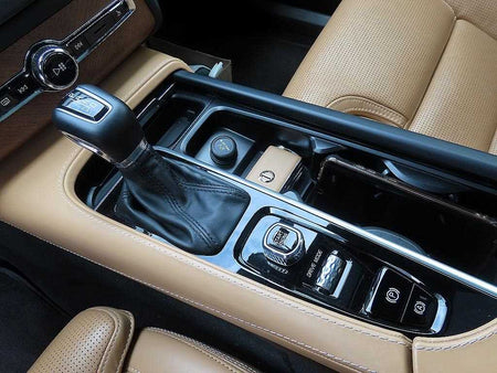 Volvo XC90 — photo 11